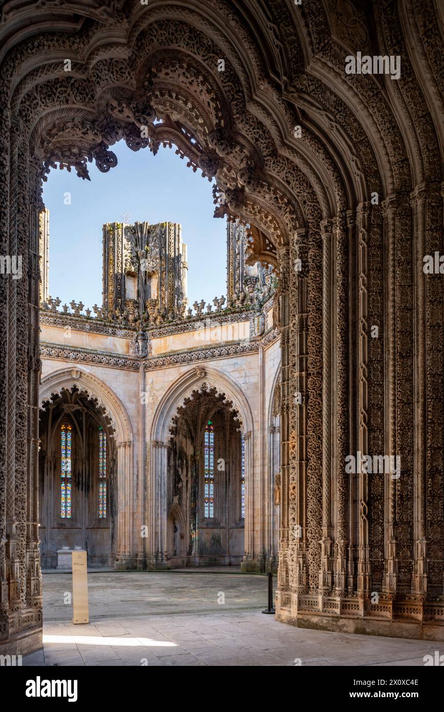Batalha, Mosteiro da Batalha, Kloster, unvollendete Kapellen, Blick von der Vorhalle in das Oktogon Stock Photo