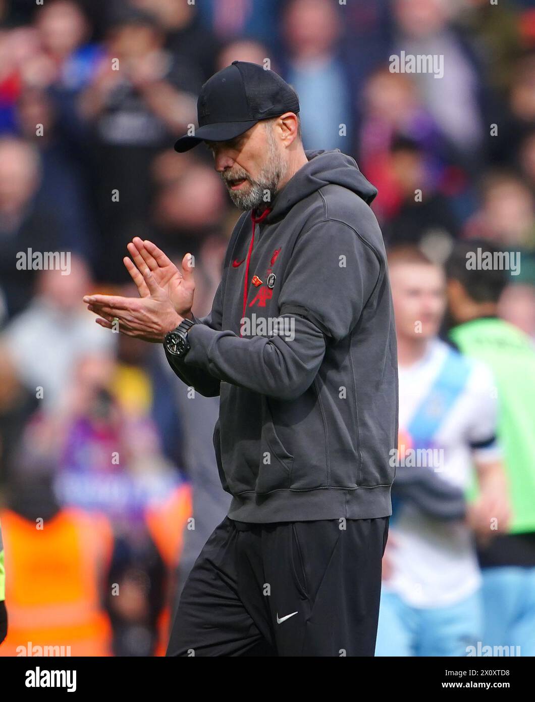 Liverpool manager jurgen klopp applauds the fans following the premier ...