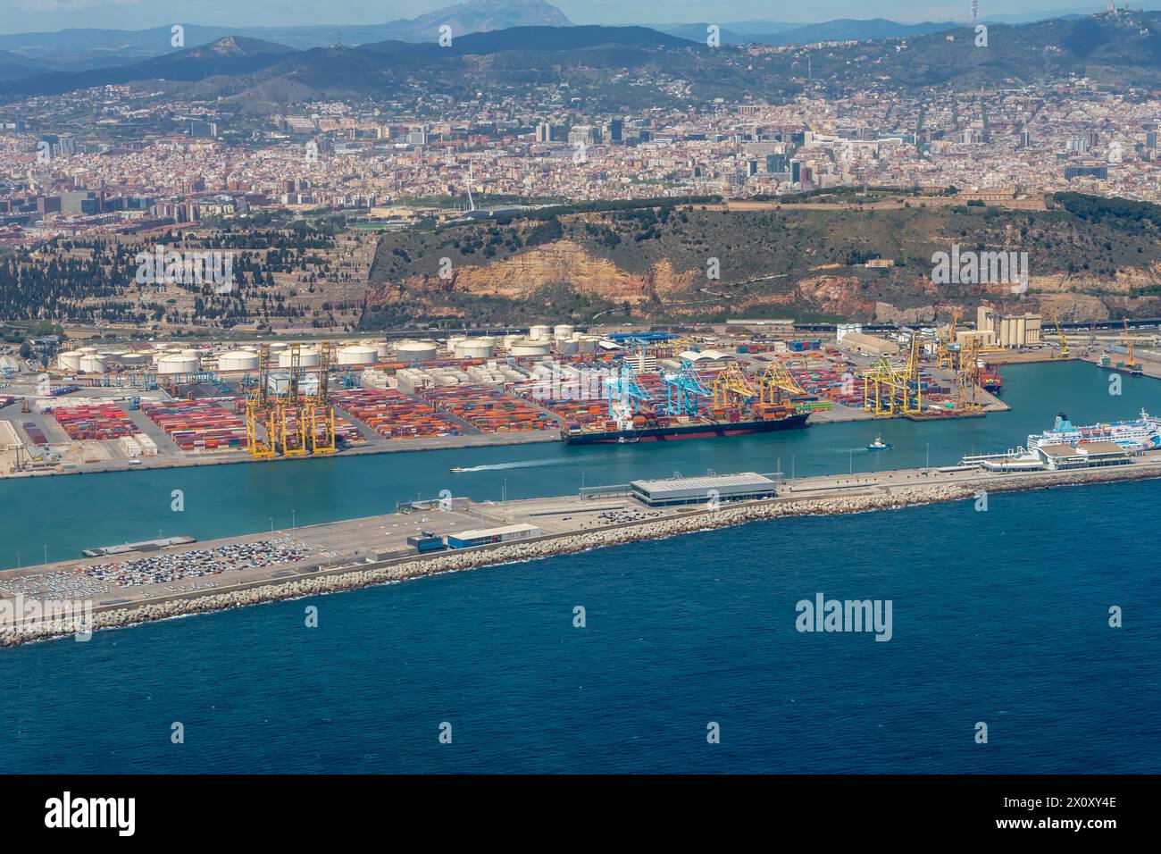 Aerial view barcelonas port hi-res stock photography and images - Alamy