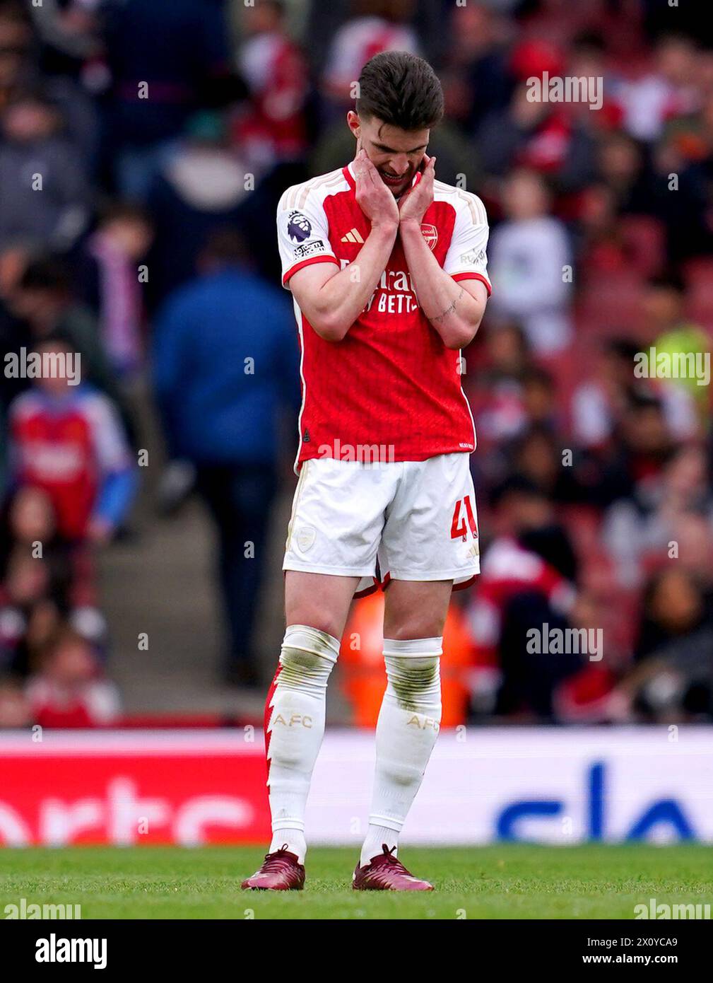 Declan rice arsenal dejected hi-res stock photography and images - Alamy