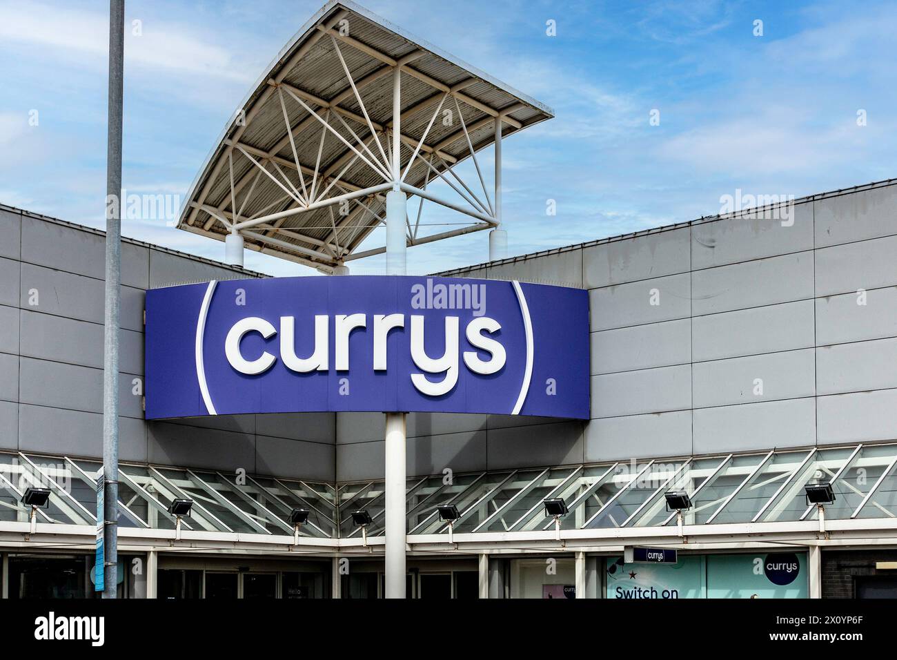 Curry’s , Blanchardstown, Dublin, Ireland. Currys, an electrical retailer selling white goods, consumer electronics, computers, mobile phones. Stock Photo