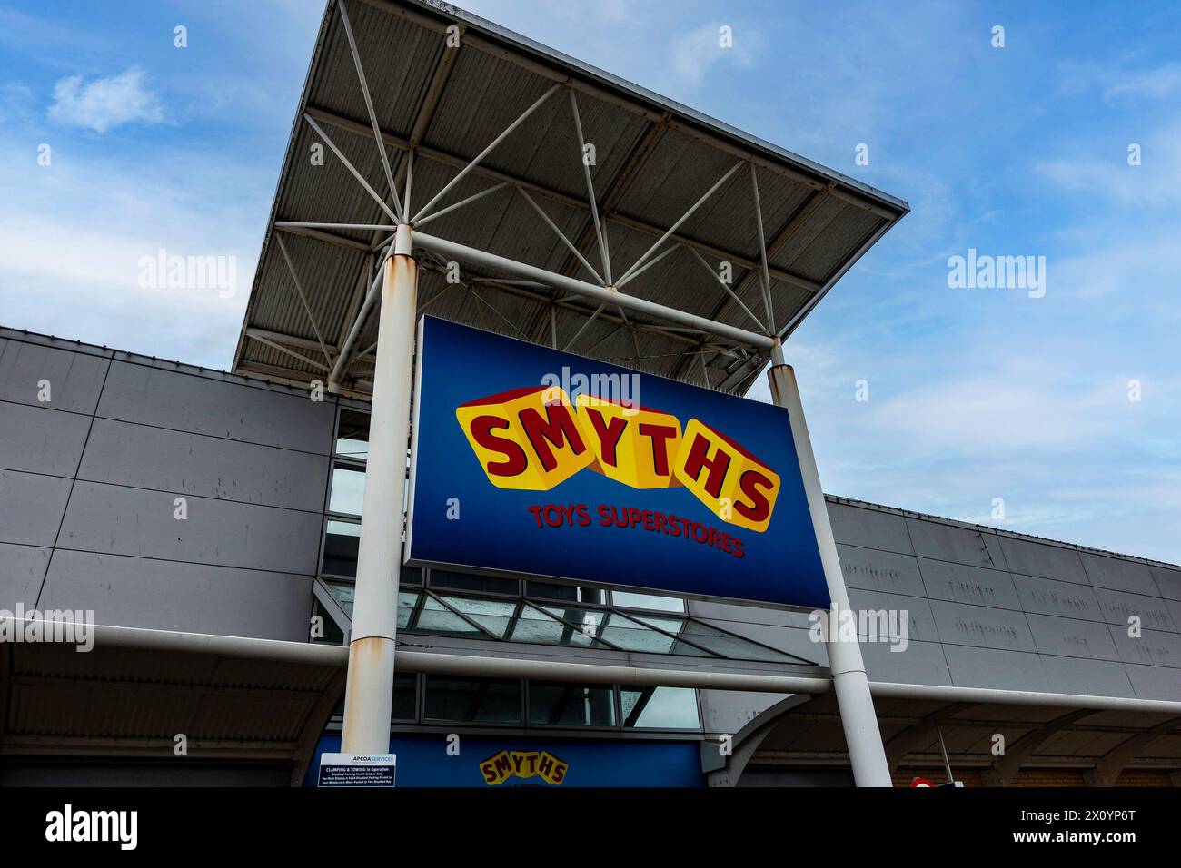 Smyths Toys Logo Smyths Logo Exterior Hi Res Stock Photography And