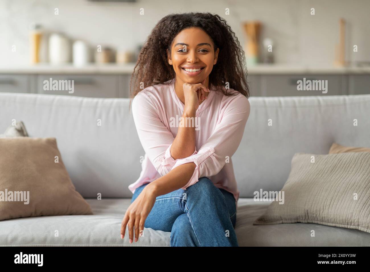 A seated lady hi-res stock photography and images - Alamy