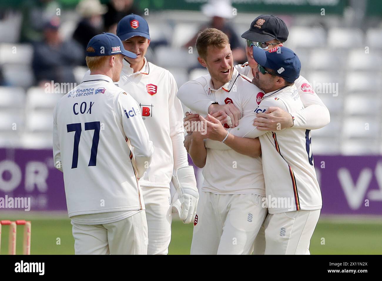 Jamie Porter of Essex celebrates taking the wicket of Daniel Bell-Drummond during Essex CCC vs Kent CCC, Vitality County Championship Division 1 Crick Stock Photo
