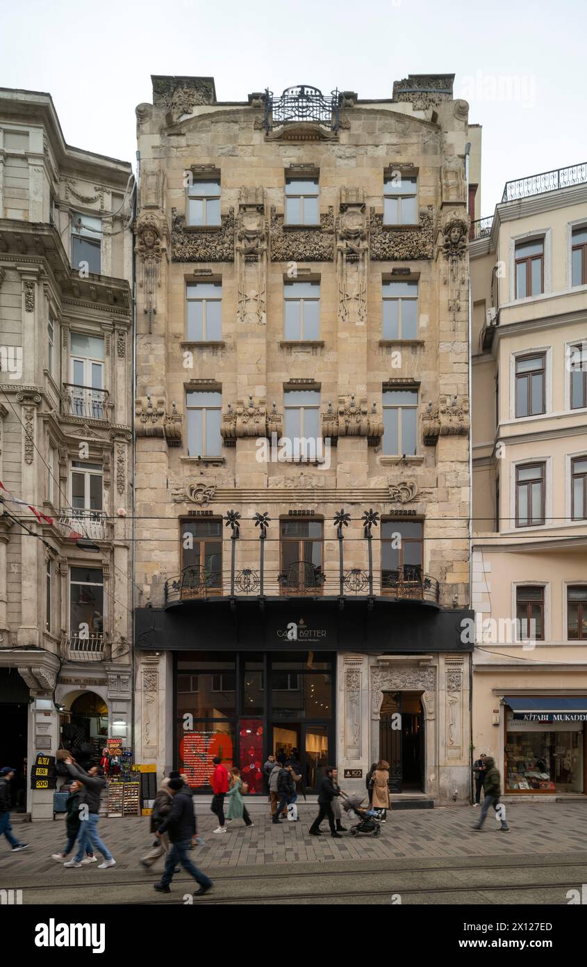 Istanbul, Istiklal-Straße 235, Casa Botter (Botter Apartment), um 1900 von Raimondo D'Aronco erbaut, erster Jugendstil-Bau in Istanbul Stock Photo