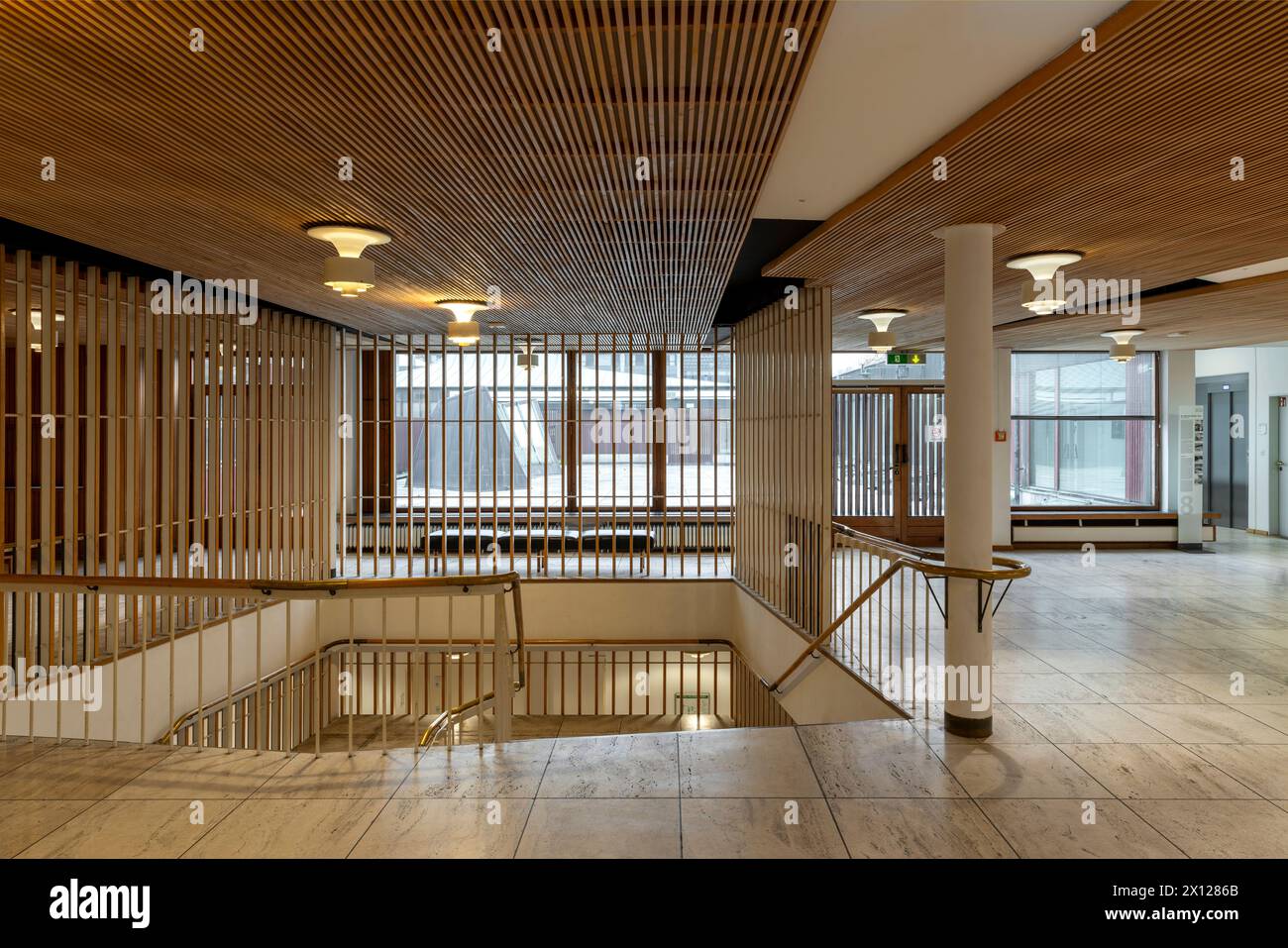 Wolfsburg, Alvar-Aalto-Kulturhaus, 1958-1962 von Alvar Aalto erbaut, Treppenhaus  (komplette Ausstattung von Alvar Aalto) Stock Photo