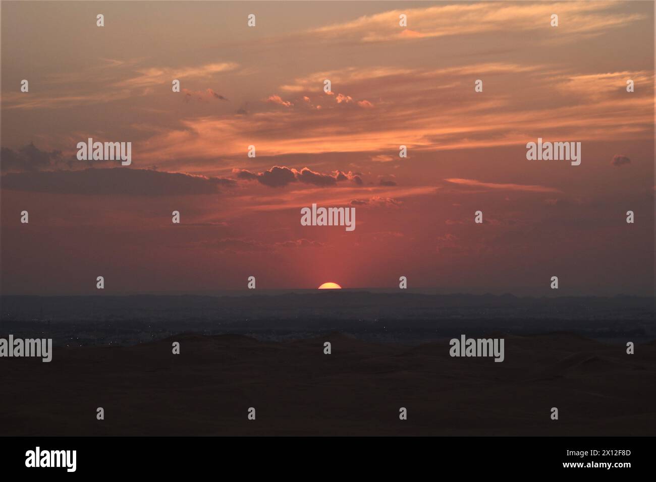 City of the desert hi-res stock photography and images - Alamy