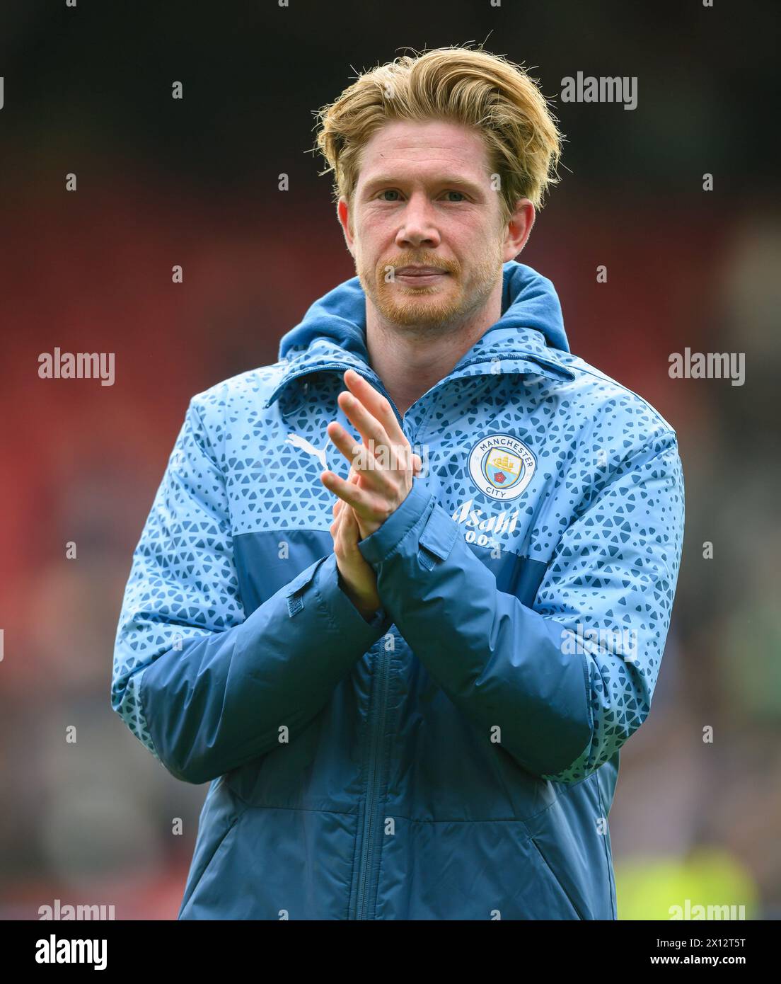 London, UK. 06th Apr, 2024 - Crystal Palace v Manchester City - Premier League - Selhurst Park.                                                                         Kevin De Bruyne applauds the travelling Man City fans.                     Picture Credit: Mark Pain / Alamy Live News Stock Photo