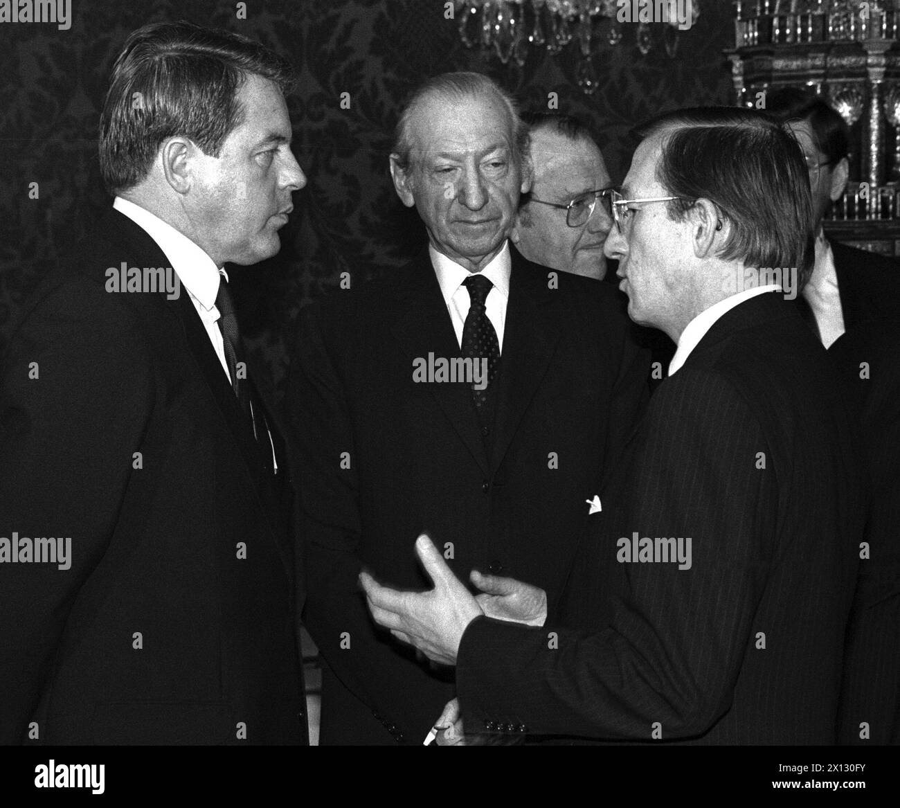 The photo of November 25th 1986 shows Austrian federal president Kurt Waldheim (c.), minister of defence Helmut Kruenes (r.), chancellor Franz Vranitzky (l.) and minister of justice Harald Ofner (background). Waldheim took cognizance of the demission of the government lead by Franz Vranitzky and consigned the cabinet Vranitzky to continue the official functions until a new government will be formed. - 19861125 PD0019 - Rechteinfo: Rights Managed (RM) Stock Photo