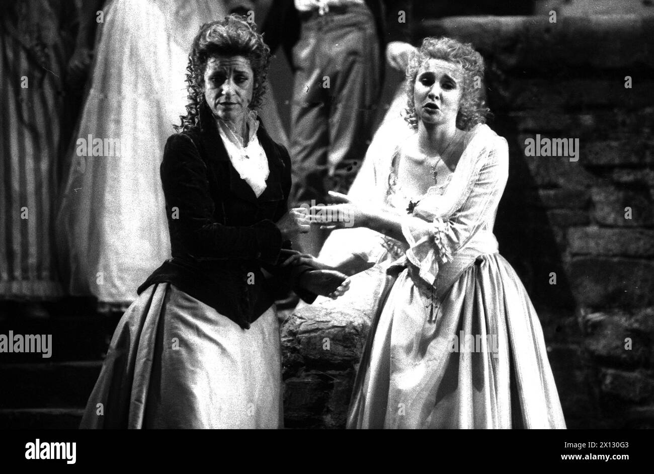 The photo of November 26th 1986 shows a scene with Eva Lind (r.) as