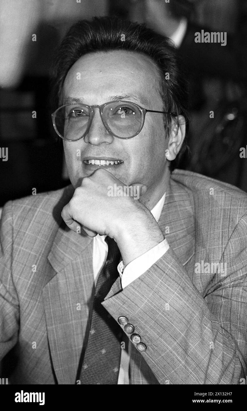 Convention of Austria's Social Party in Vienna on May 11th 1988. In the picture: Dr. Hannes Swoboda, who will assume the office of Guenther Sallaberger as city councillor for urban management and personal affairs. - 19880511 PD0013 - Rechteinfo: Rights Managed (RM) Stock Photo