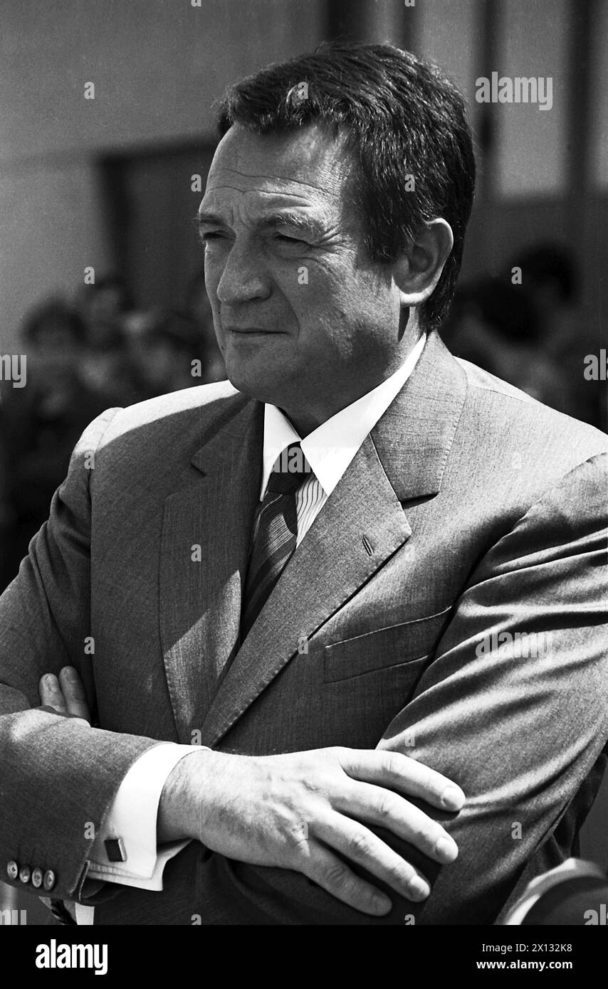 The photo was taken on May 24th 1988 on the occasion of the ceremonial