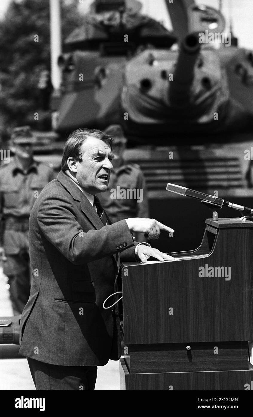 The photo was taken on May 24th 1988 on the occasion of the ceremonial act on behalf of the delivery of six modified M60 A3 tanks to the Federal Armed Forces and shows Austria's Minister of Defence Robert Lichal during a speech. - 19880524 PD0011 - Rechteinfo: Rights Managed (RM) Stock Photo