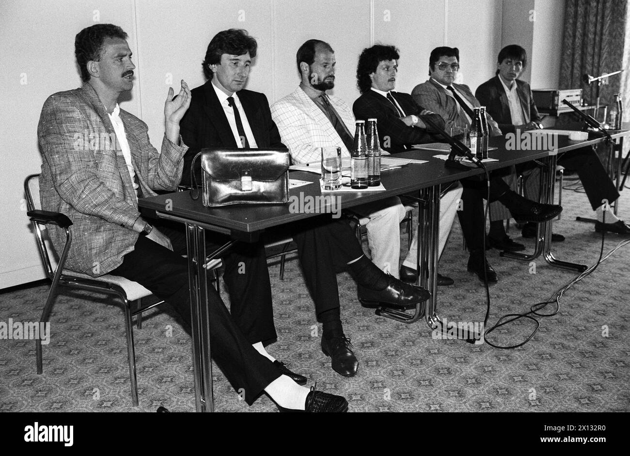 The photo was taken on May 29th 1988 on the occasion of the foundational meeting of the Union's section 'Football' and shows (f.l.t.r.) football player Herbert Prohaska, Rudolf Novotny (Executive Director of the Union), Thomas Pfeiler (Captain of the football club Spittal), football player Heribert Weber, Walter Bacher (Central Secretary of the Union's Section for Art, Media and Freelancers) and Andi Pichler (Captain of the football club St. Poelten). - 19880529 PD0006 - Rechteinfo: Rights Managed (RM) Stock Photo