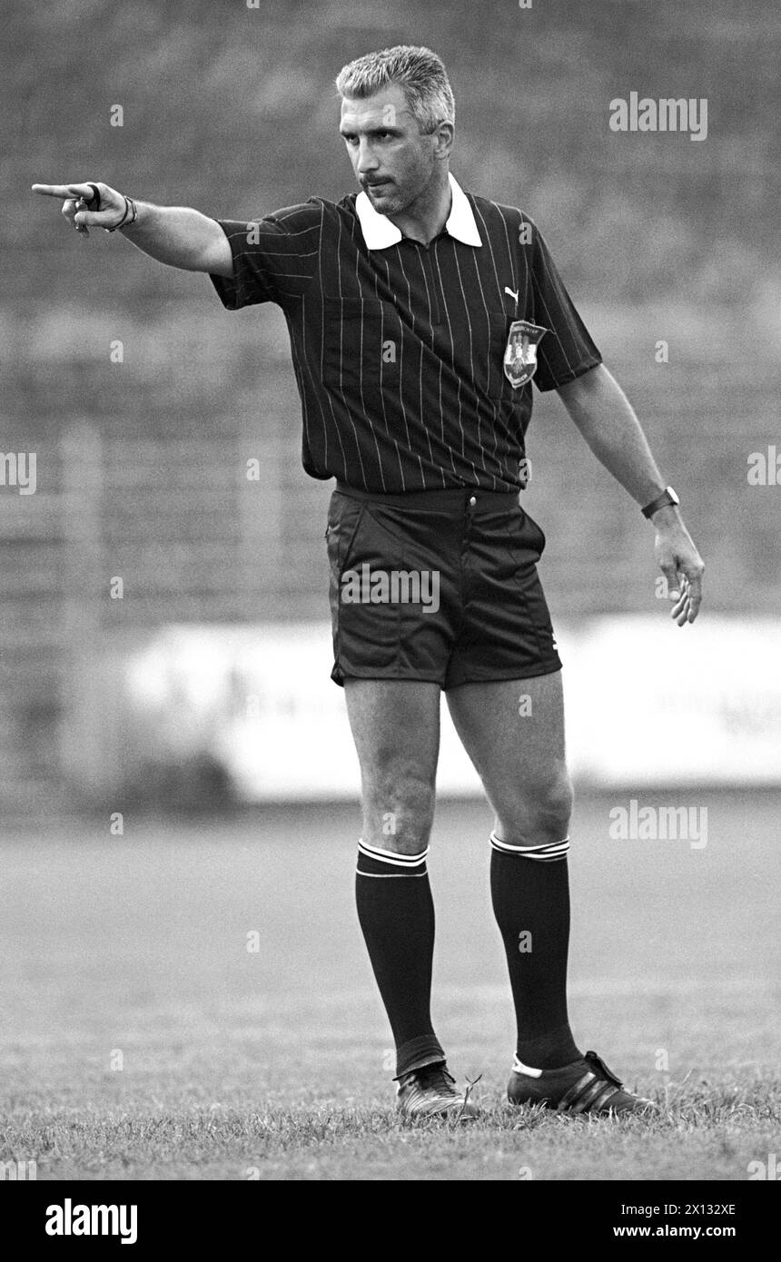 Hans Krankl acted as referee at the Neumann-Celebrity-Football match between FC Neumann and FC Antel in Vienna on June 16th 1988. The net profit of the match was used for renovation works at Vienna's famous St. Stephan's Cathedral. - 19880616 PD0004 - Rechteinfo: Rights Managed (RM) Stock Photo