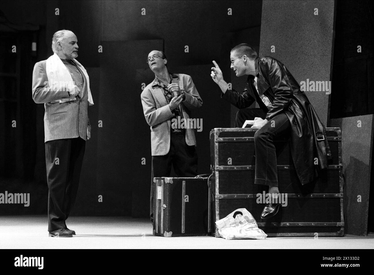(f.l.t.r.): Heinrich Schweiger as 'Karl Joseph', Christian Berkel as 'Director Volker' and Markus Boysen as 'Max' in Botho Strauss' latest play 'Besucher' (Visitors), staged by Niels-Peter Rudolph in Vienna's Academy Theater on November 15th. - 19881114 PD0017 - Rechteinfo: Rights Managed (RM) Stock Photo