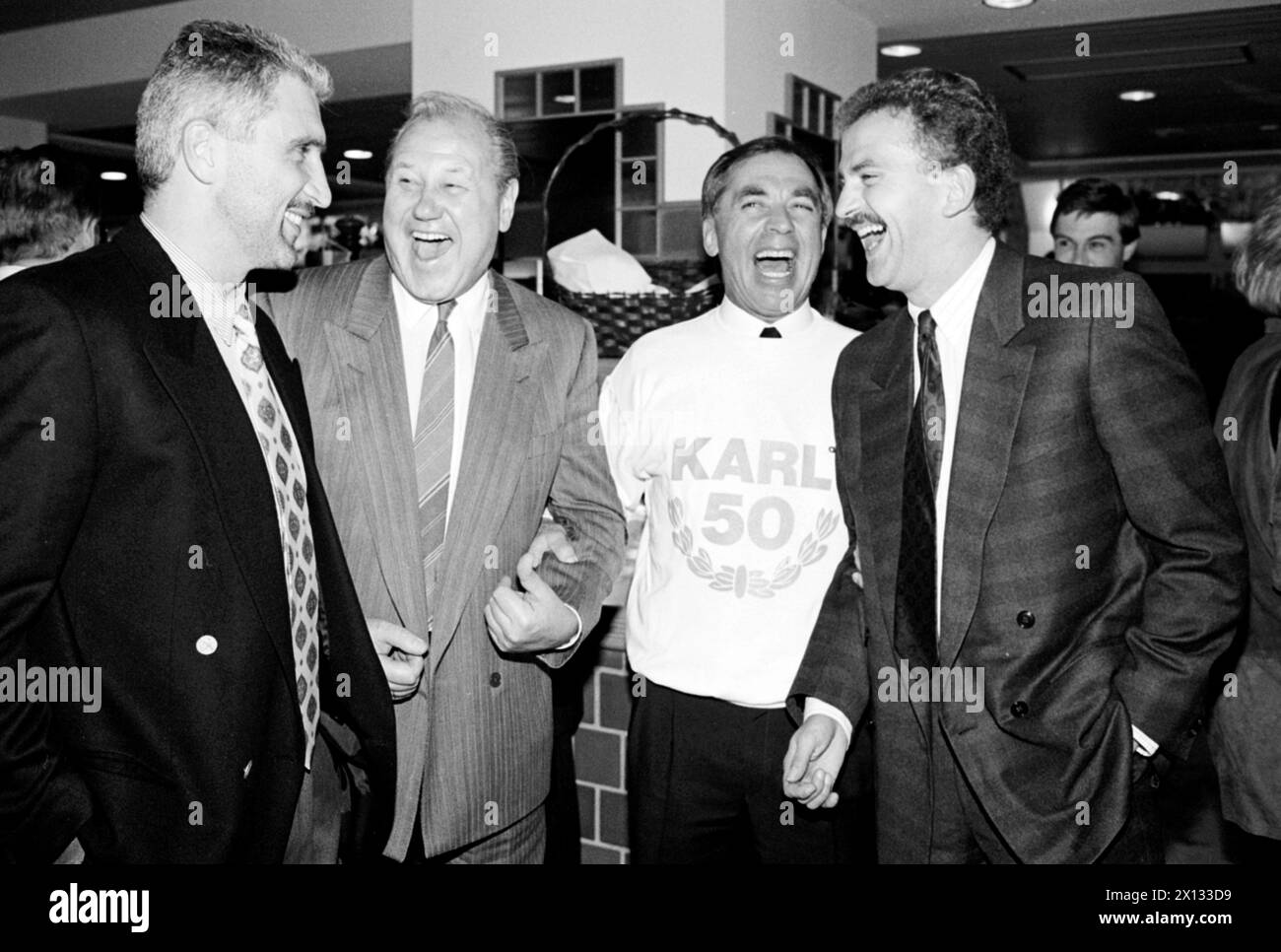 Vienna on November 17th 1988: Erstwhile ski-idol Karl Schranz celebrated its 50th birthday with celebrities of culture, sports and politics. On the picture: (f.l.t.r.) Hans Krankl, Minister Karl Blecha, Karl Schranz and Herbert Prohaska. - 19881118 PD0007 - Rechteinfo: Rights Managed (RM) Stock Photo