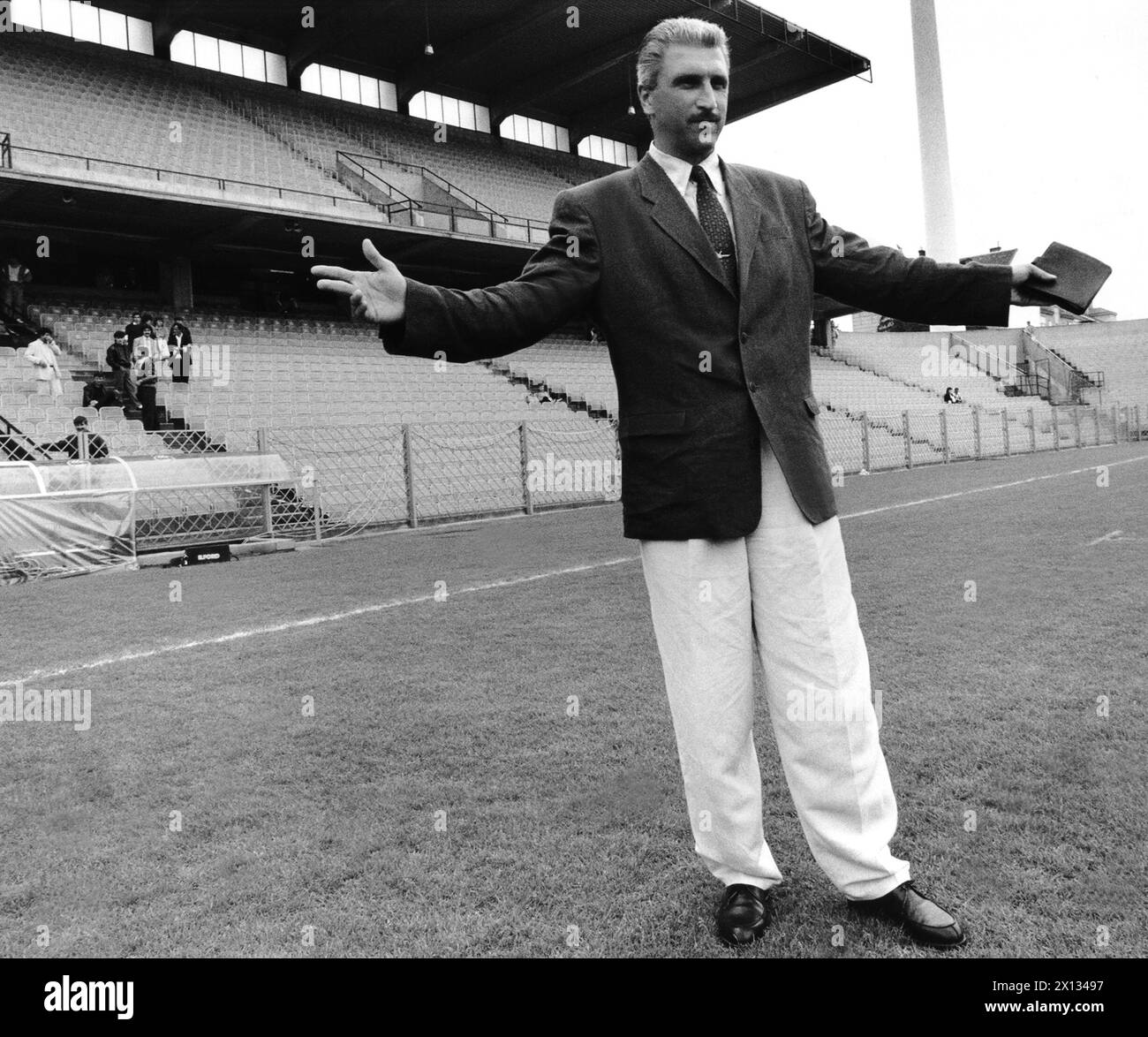 The new chef trainer of Rapid, Hans Krankl, captured in the Hanappi Stadium in Vienna on June 3rd 1989. - 19890603 PD0009 - Rechteinfo: Rights Managed (RM) Stock Photo