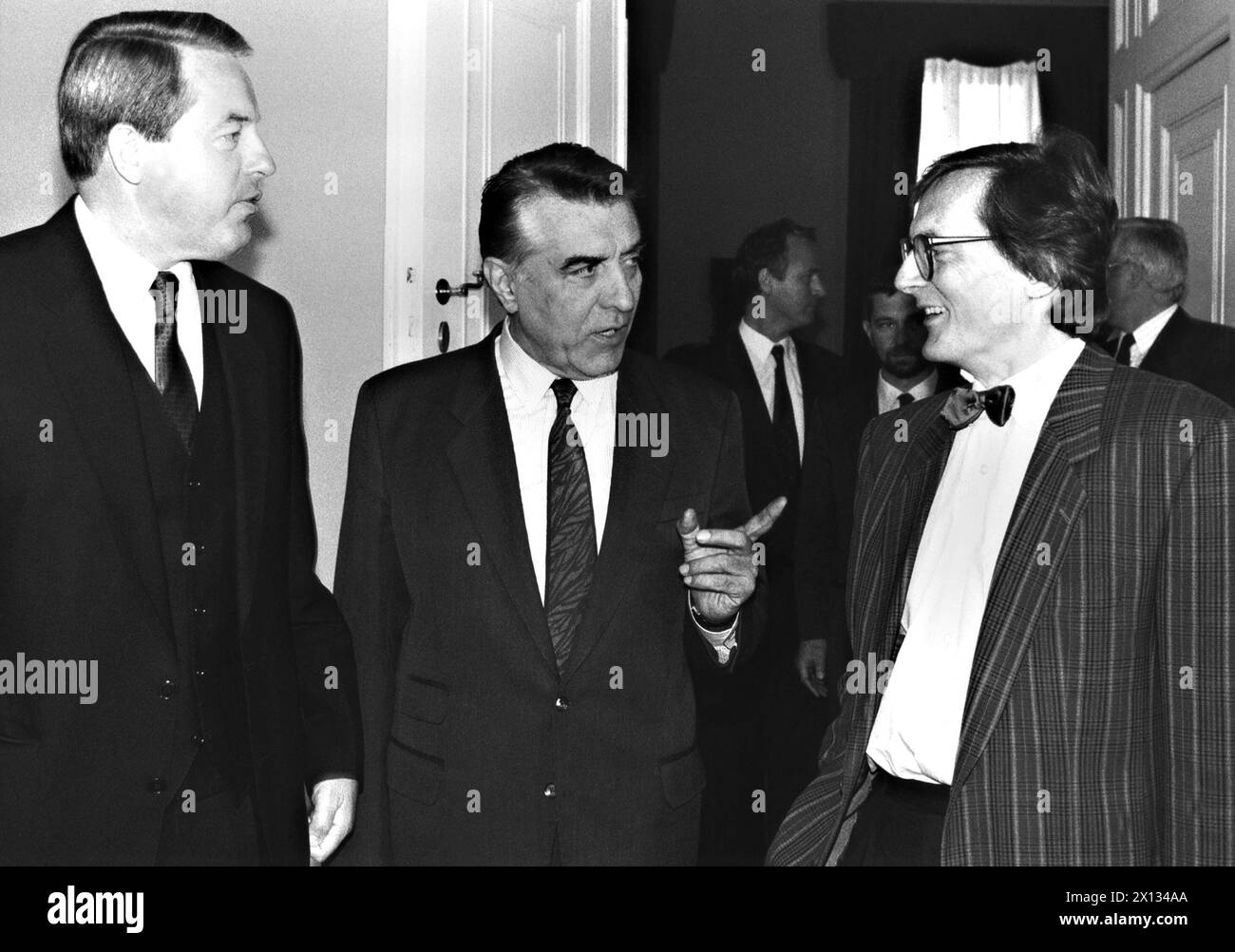 (f.l.t.r): Austria's Federal Chancellor Franz Vranitzky, Vienna's mayor Helmut Zilk and Austria's minister for economic affairs Wolfgang Schuessel, captured in Vienna on June 8th 1989. - 19890608 PD0004 - Rechteinfo: Rights Managed (RM) Stock Photo