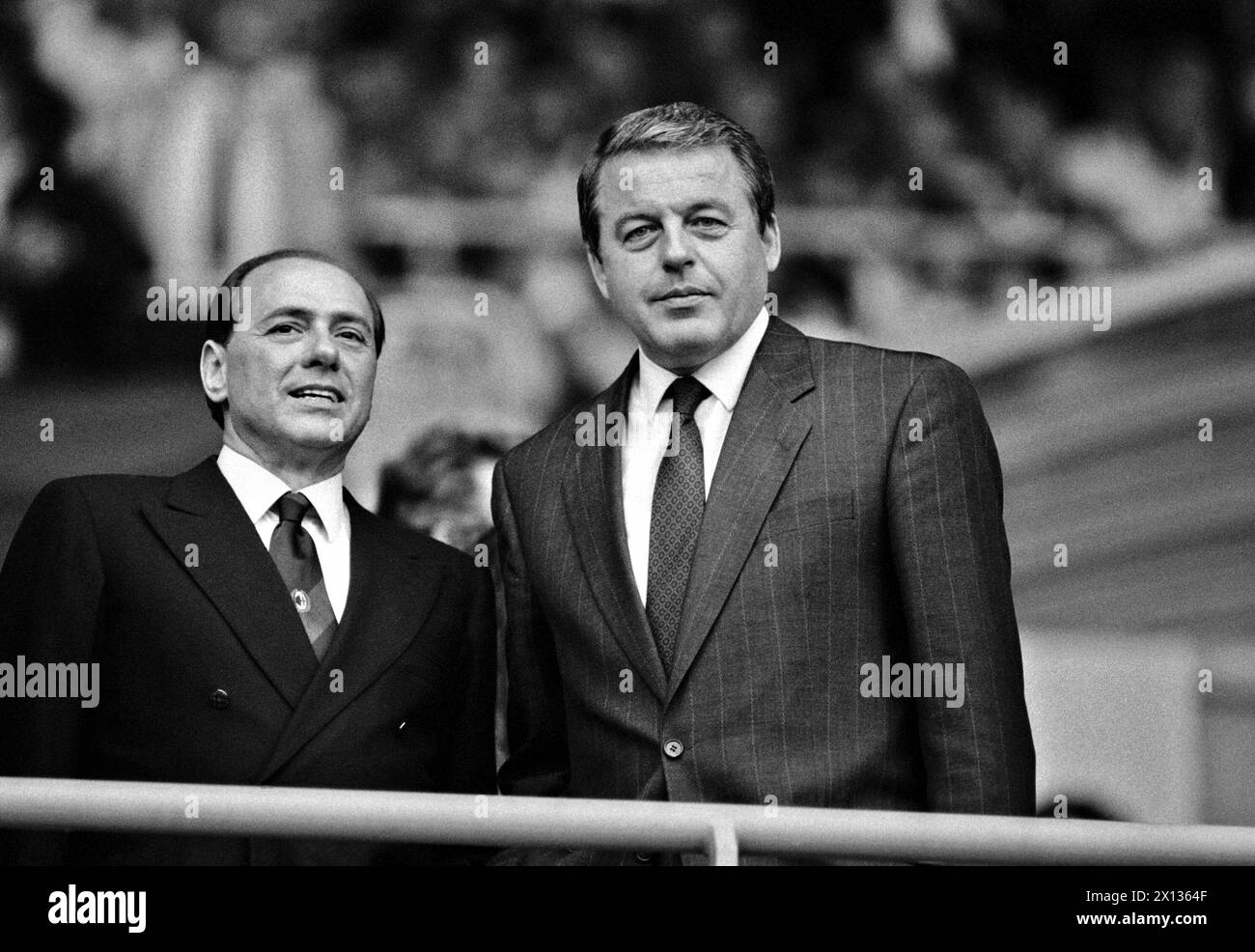 Europe Cup finale in Vienna on May 23rd 1990: Silvio Berlusconi (l.) and Franz Vranitzky (r.) watch the match AC Milan vs Benfica Lissabon. - 19900523 PD0011 - Rechteinfo: Rights Managed (RM) Stock Photo