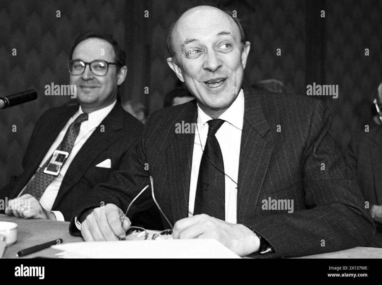 Start of the first plenary session of the new VKSE round in Vienna's Hofburg on February 14th 1991. In the picture: James Woolsey, head of the US-delegation. - 19910214 PD0014 - Rechteinfo: Rights Managed (RM) Stock Photo
