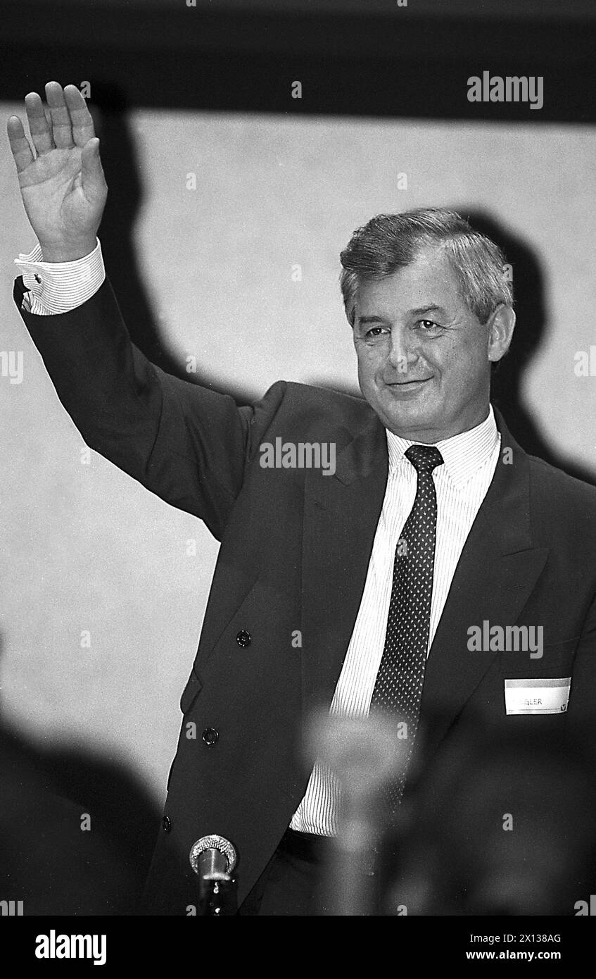 Josef Riegler, captured at the OEVP's party convention (People's Party) in Vienna on June 28th 1991. - 19910628 PD0025 - Rechteinfo: Rights Managed (RM) Stock Photo