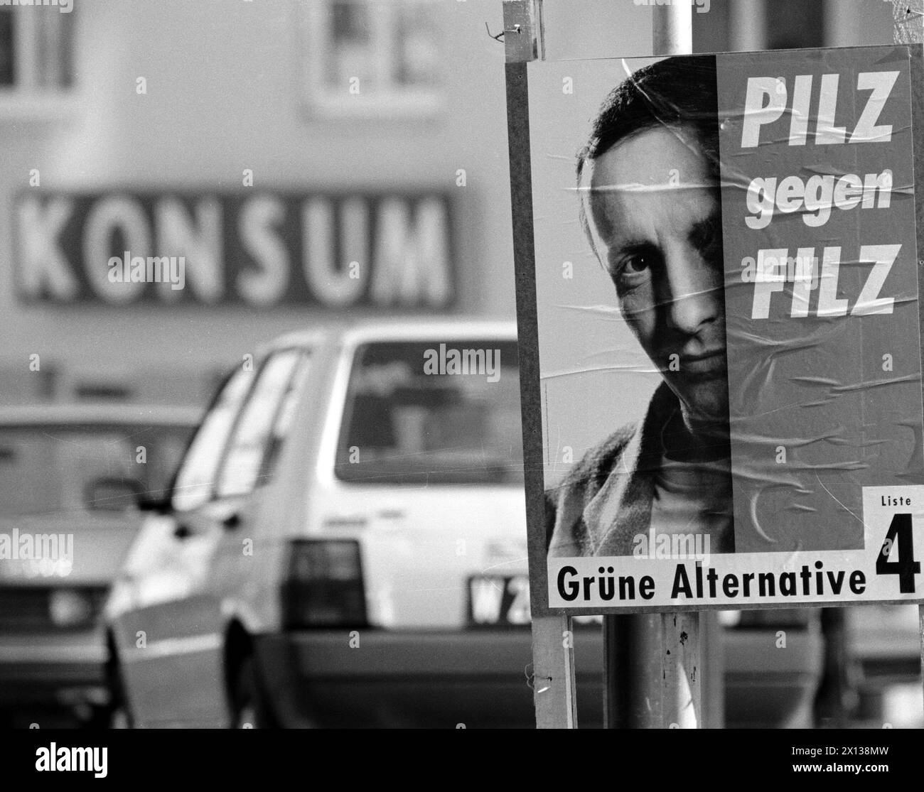 Election poster of the Viennese Grenn party for the elections of the Viennese government 1991 with a picture of their leading candidate Peter Pillz, captured in Vienna on October 29th 1991. - 19911029 PD0007 - Rechteinfo: Rights Managed (RM) Stock Photo