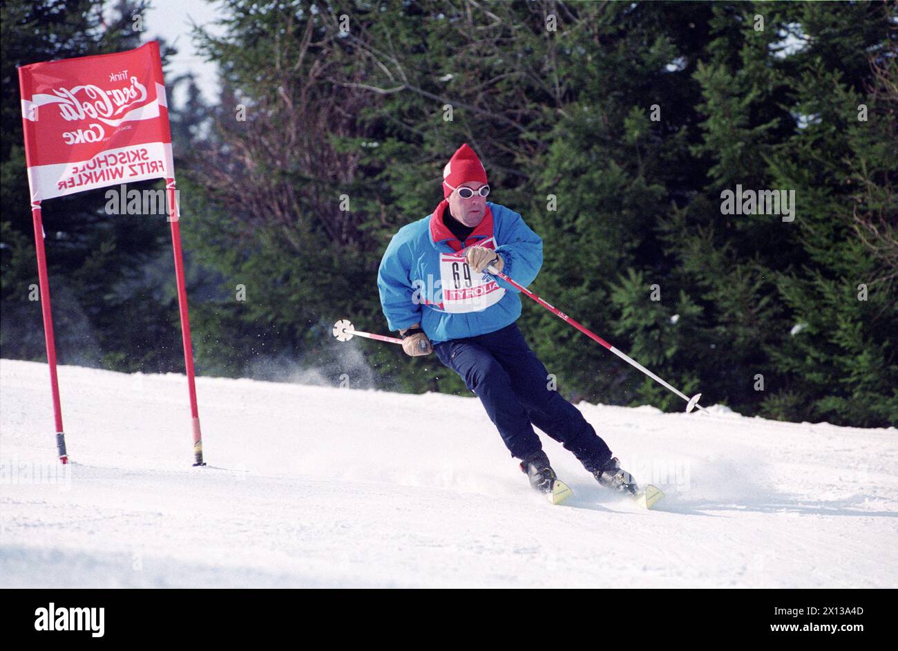 On 28 February 1993 a ski-run of the National Assembly members at Semmering took place. Photo shows National Assembly president Heinz Fischer during ski-run. - 19930228 PD0005 - Rechteinfo: Rights Managed (RM) Stock Photo