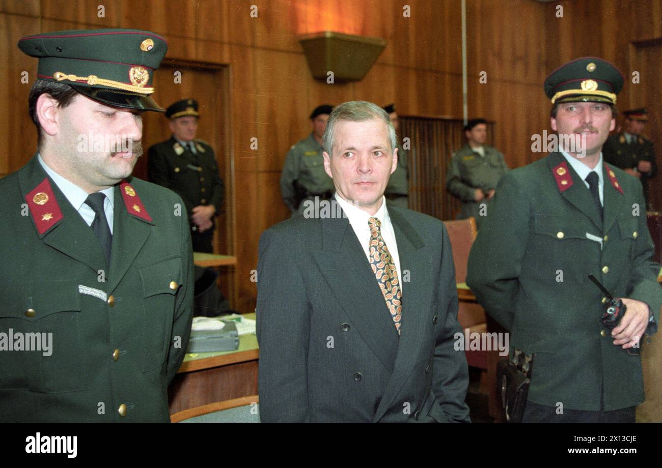 Graz on April 20th 1994: Jack Unterweger, who's accused of elevenfold murder, on his first day of trial. - 19940420 PD0010 - Rechteinfo: Rights Managed (RM) Stock Photo