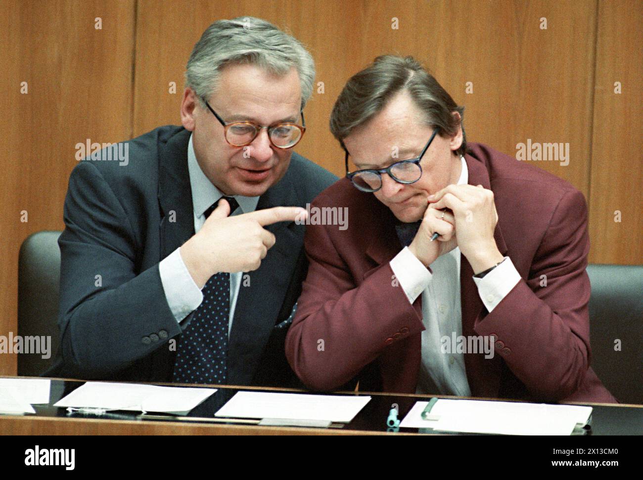 EU debate in Austria's parliament on May 4th 1994: 374 representatives of the EU Parliament voted for Austria's accession to the European Union, 24 against and 61 abstained from voting. In the picture: Vice-chancellor Erhard Busek (l.) and economy minister Woflgang Schuessel (r.). - 19940504 PD0009 - Rechteinfo: Rights Managed (RM) Stock Photo