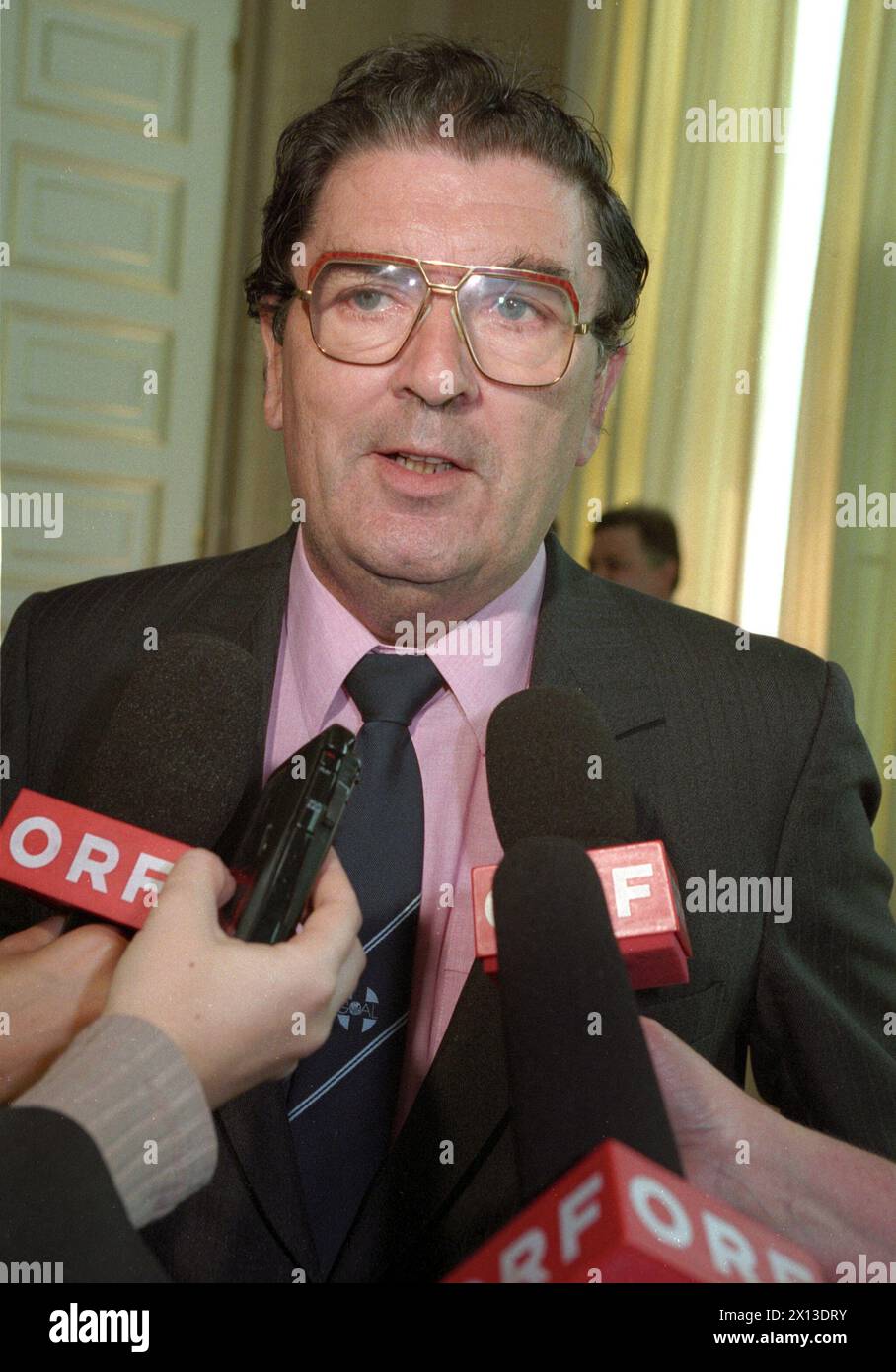 John Hume, a founding member of the Social Democratic and Labour Party (SDLP), during an interview in Vienna on sEptember 8th 1994. - 19940908 PD0001 - Rechteinfo: Rights Managed (RM) Stock Photo