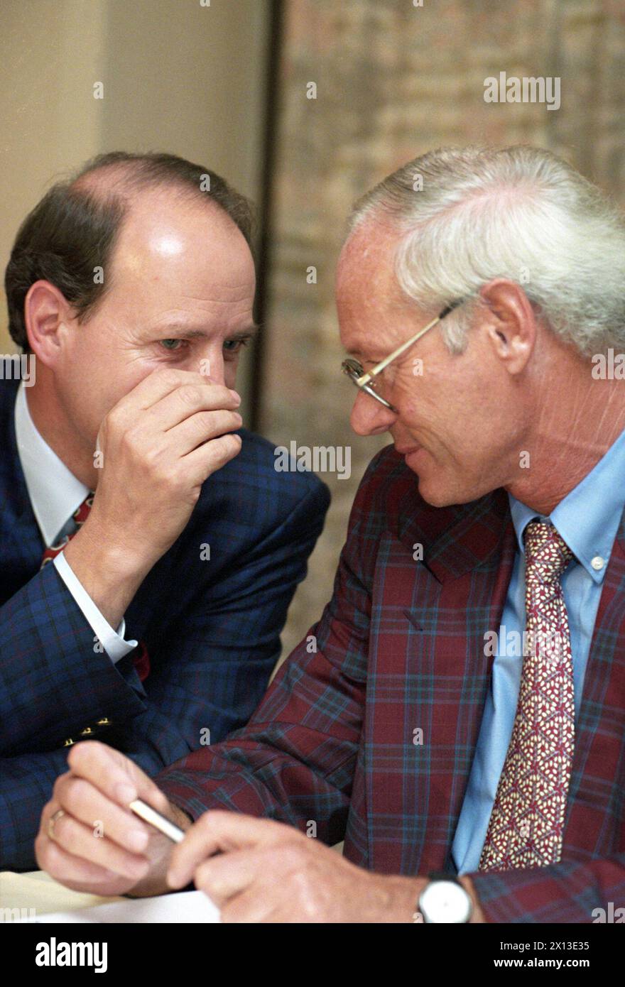 Vienna on October 10th 1994: Press conference with Heinz Vogler (l.), president of Austria's Chamber of Labour and Director Josef Cerny (r.) after the elections of Austria's Chamber of Labour. - 19941004 PD0002 - Rechteinfo: Rights Managed (RM) Stock Photo