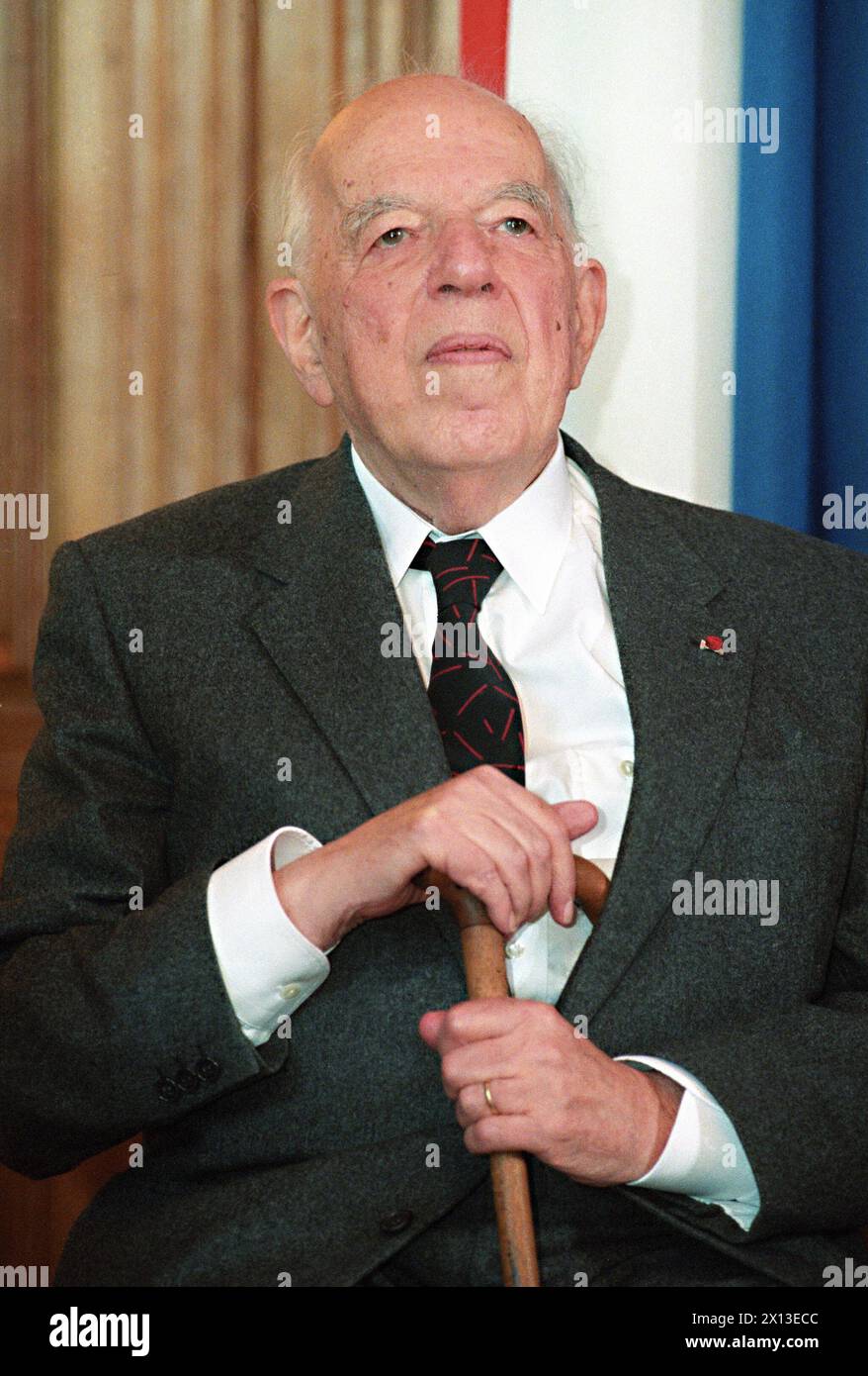Vienna on October 27th 1994: Art historian Univ. Prof. Sir Dr. Ernst Gombrich was awarded with the Golden Badge of Honor of the City of Vienna. - 19941027 PD0004 - Rechteinfo: Rights Managed (RM) Stock Photo