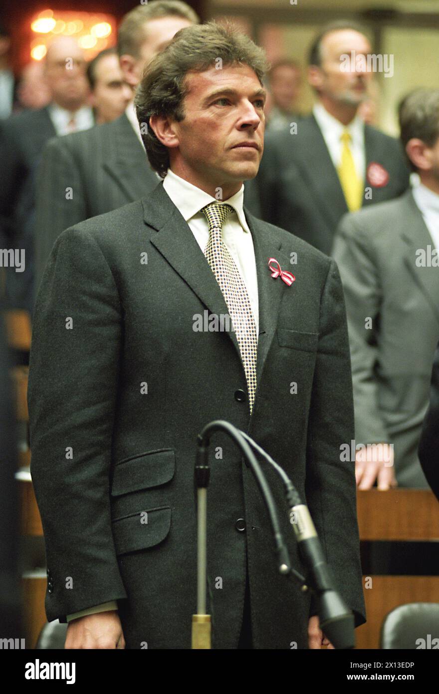 Constiutional assembly of Austria's parliament in Vienna on November 7th 1994: FPOE leader Joerg Haider takes on the oath of the Austrian Republic. - 19941107 PD0007 - Rechteinfo: Rights Managed (RM) Stock Photo