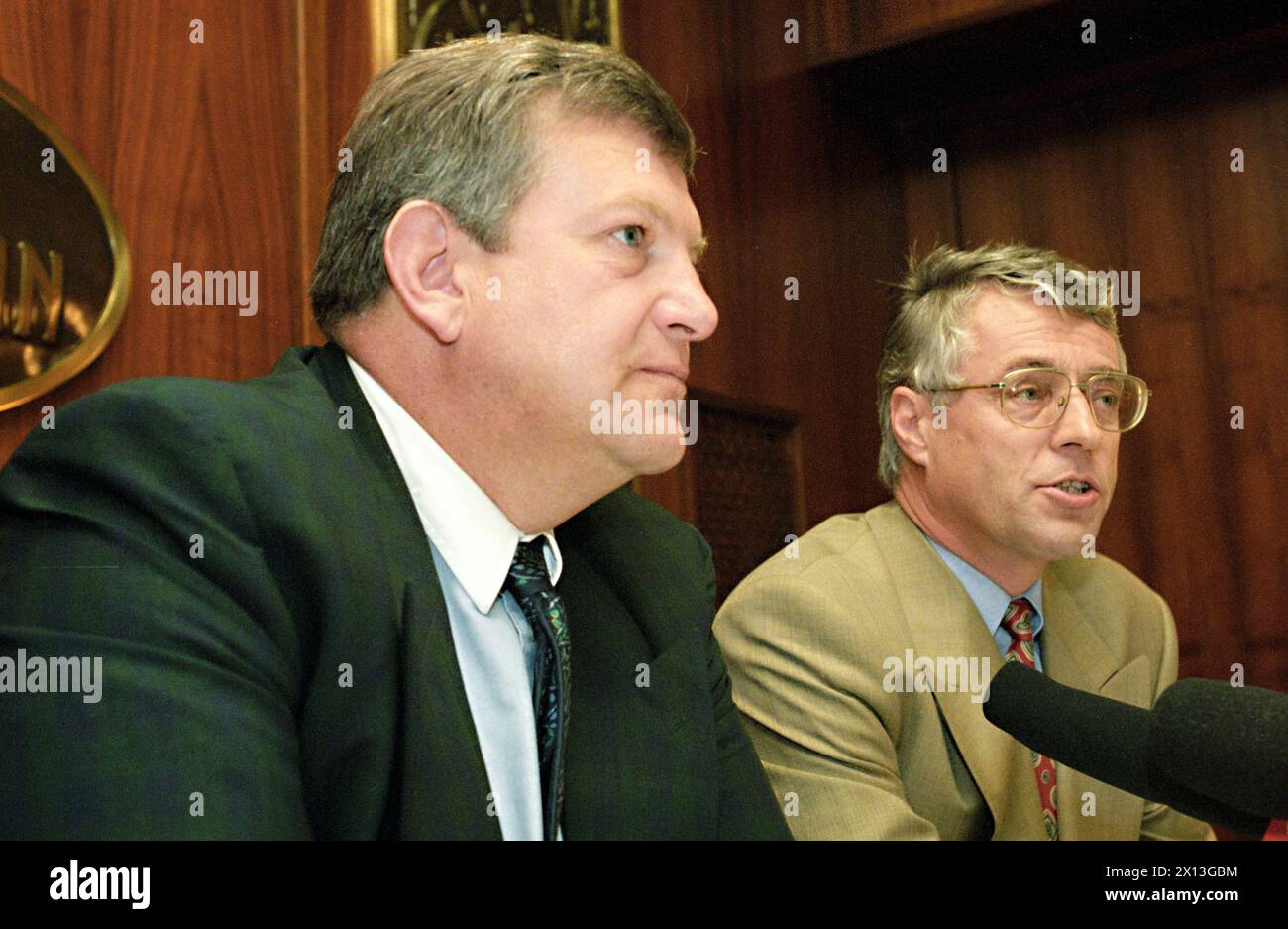 Vienna on September 12th 1995: Press conference in Cafe Landtmann with Hans Joerg Tengg (l., Director General of Konsum) and Ferdinand Hacker (r., Director General of Meinl). The Julius Meinl AG will buy a first packet of Konsum stores. - 19950912 PD0005 - Rechteinfo: Rights Managed (RM) Stock Photo