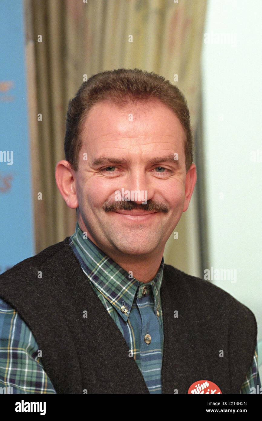 Herbert Prohaska is going to remain the team coach of the Austrian national football for the forthcoming Word Championship-qualification 1998 . Picture: Herbert Prohaska on 24 November 1995 during a press conference in Vienna. - 19951124 PD0009 - Rechteinfo: Rights Managed (RM) Stock Photo