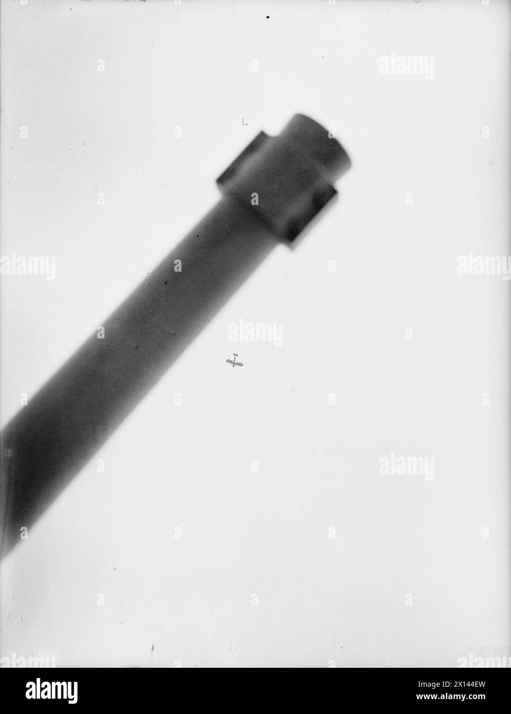 ON BOARD THE DESTROYER HMS KELVIN. 1941. - 4.7 anti aircraft gun firing