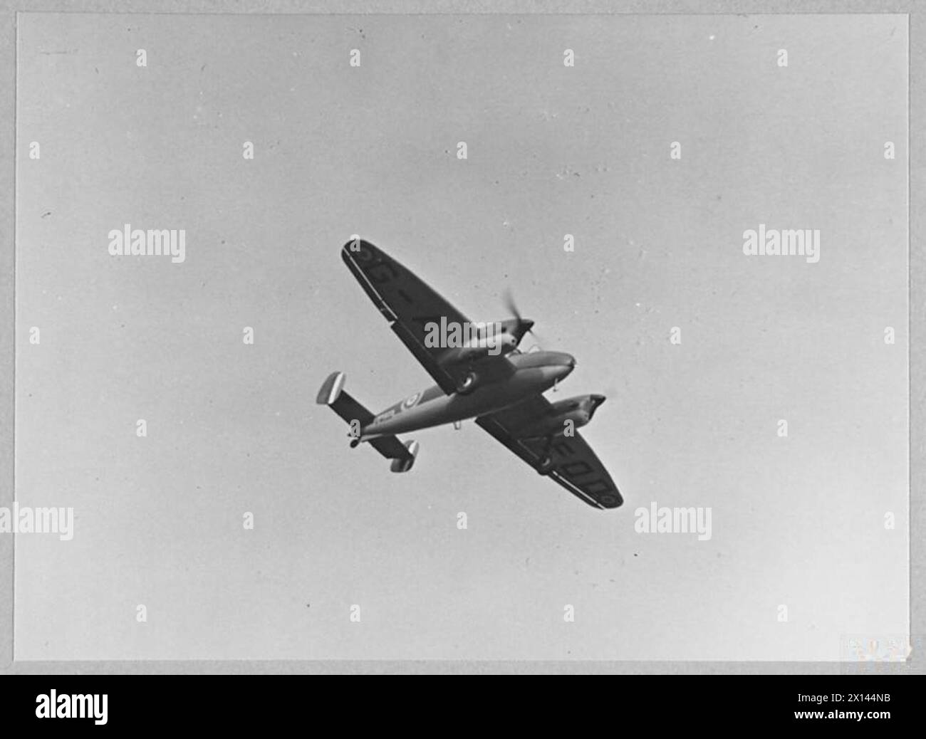 Twin engine propeller airplane navigation hi-res stock photography and ...