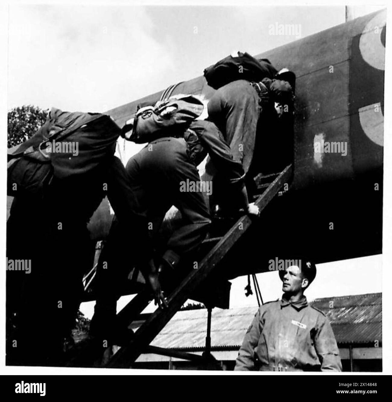 PARACHUTE TRAINING DEPOT & SCHOOL AIRBORNE FORCES - Wearing dummy ...