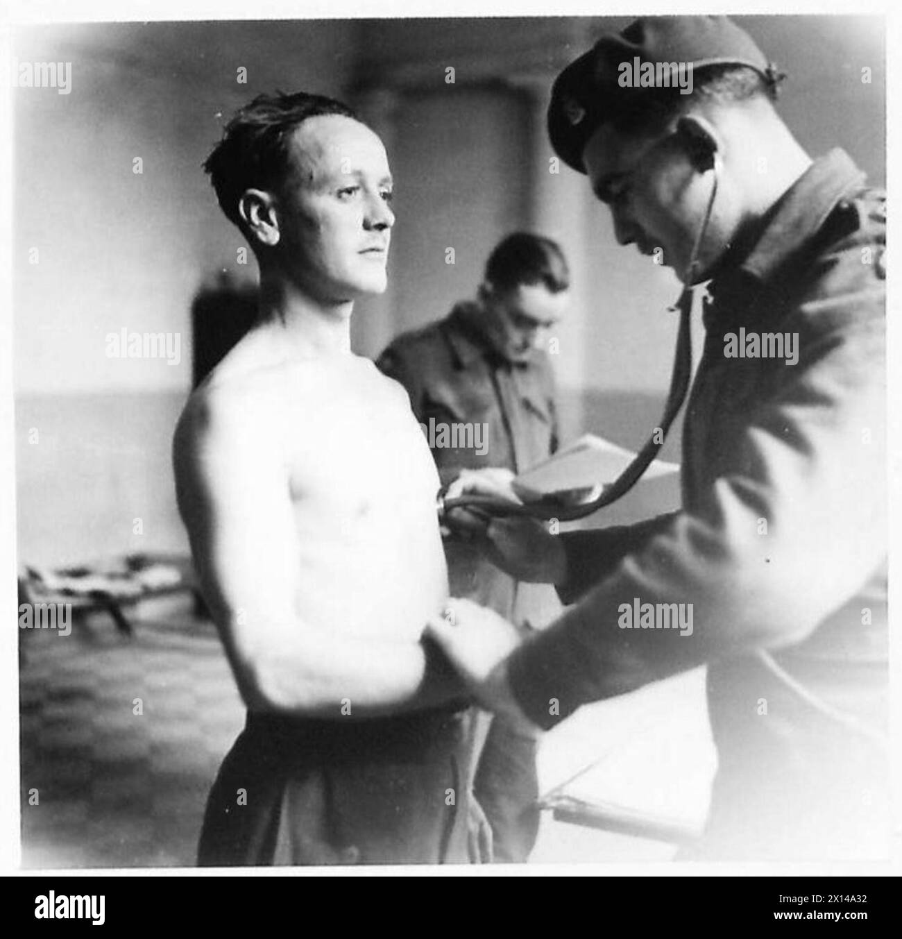 EIGHTH ARMY : HOME LEAVE FOR AN INFANTRYMAN - He is examined by the ...