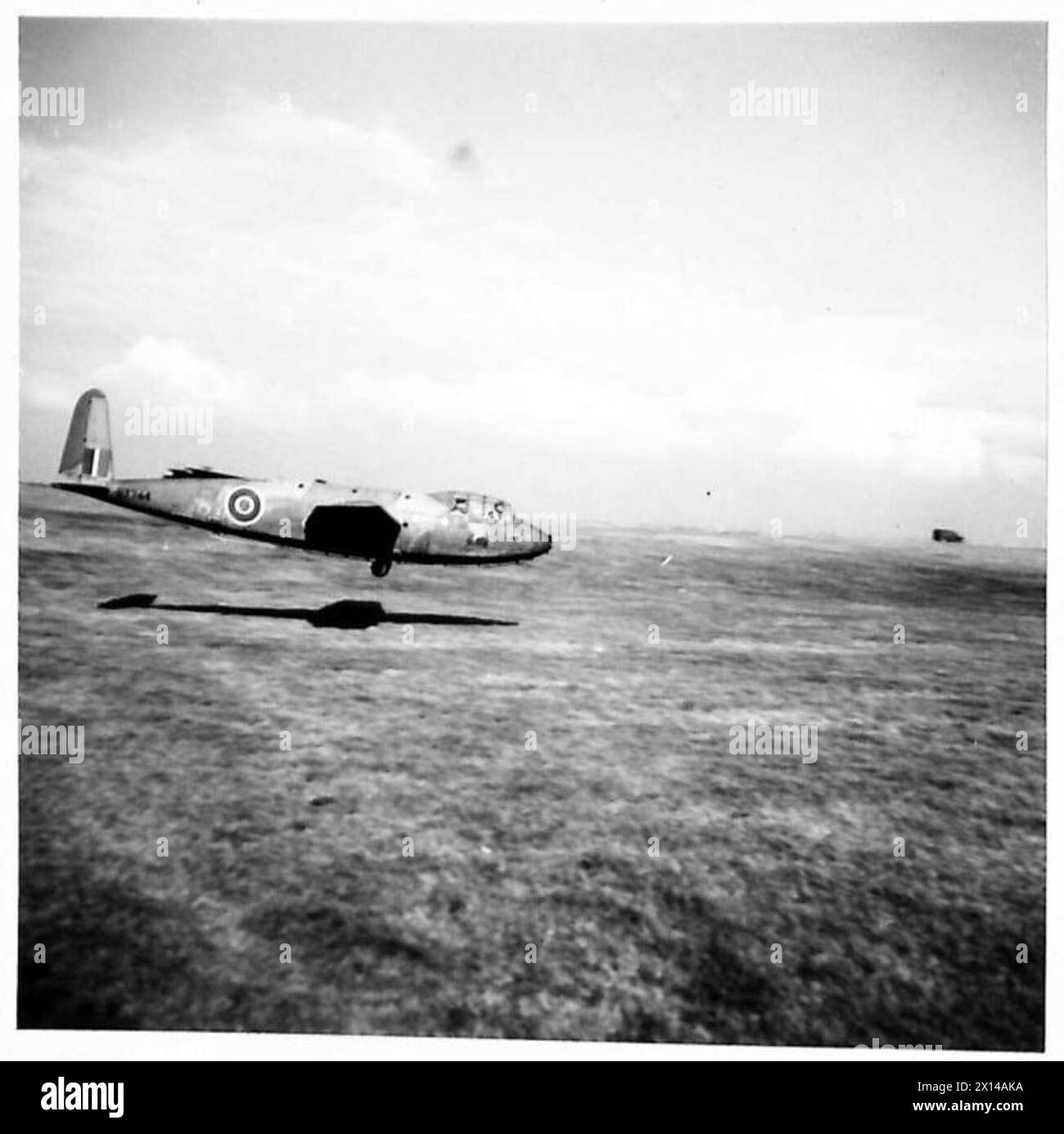 Aircraft operational Black and White Stock Photos & Images - Alamy