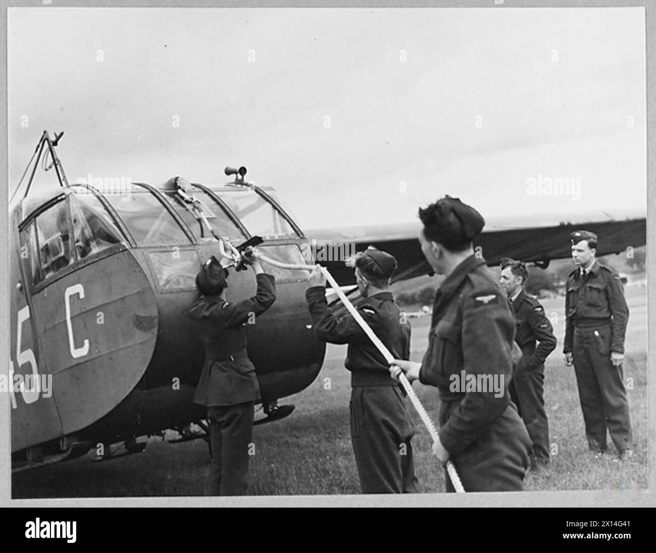 Ad Glider Ropes Examples Raf training gliders hi-res stock photography and images - Alamy