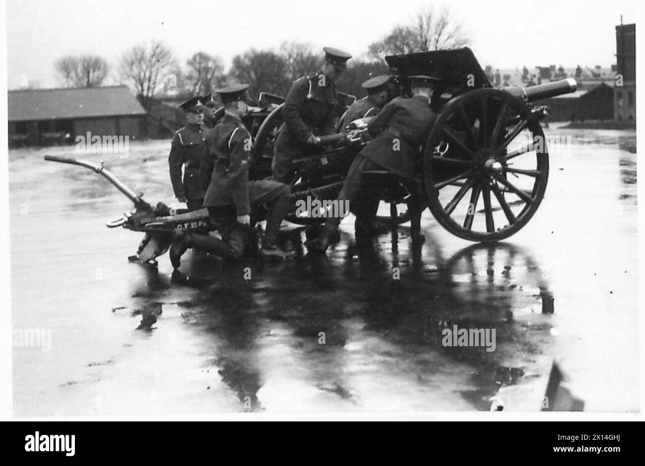 Regular british army hi-res stock photography and images - Alamy
