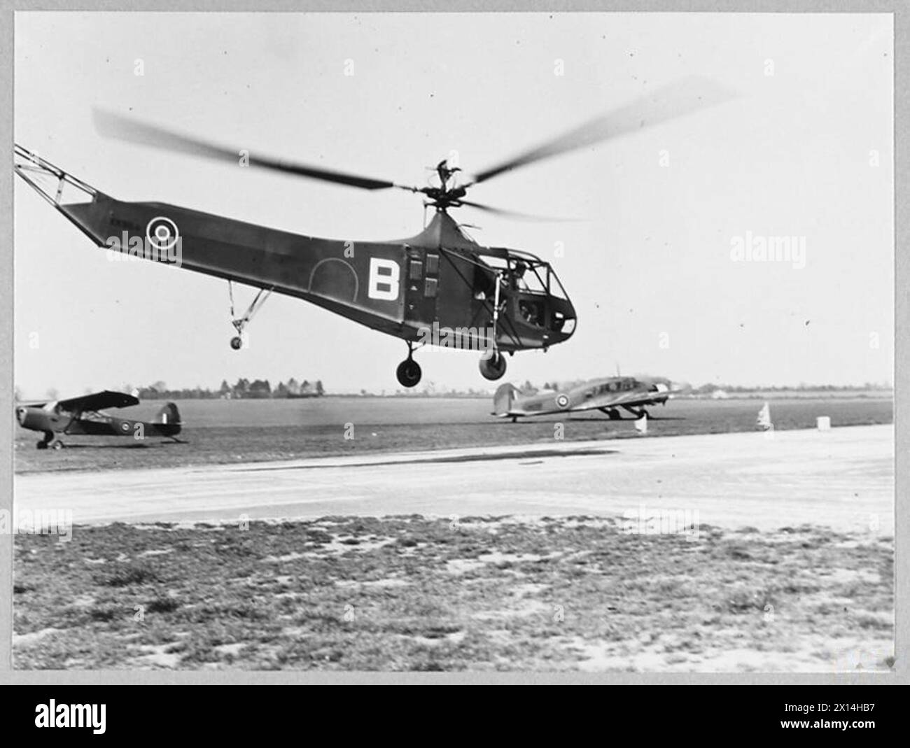 Helicopter Rk4 SIKORSKI R.4 HELICOPTERS - 15123 Picture issued 1945 shows - The side ...