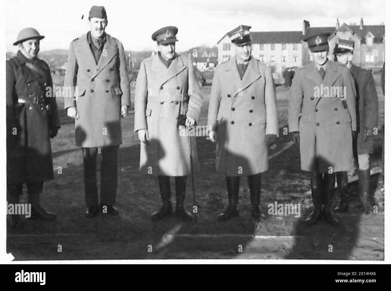 THE POLISH ARMY IN BRITAIN, 1940-1947 - General Alan Brooke, the C-in-C of the Home Forces; General Władysław Sikorski, the C-in-C of the Polish Armed Forces, and General Harold Carrington, the Commander of the Scottish Command, during General Brooke's visit to units of the 1st Polish Corps in Dundee area. General Kukiel, the Commander of the 1st Corps, is first from the right (slightly obscured).This particular photograph was probably taken at Broughty Ferry where the 5th Cadre Rifle Brigade was stationed, 11 December 1940 British Army, Scottish Command, Polish Army, Polish Armed Forces in th Stock Photo