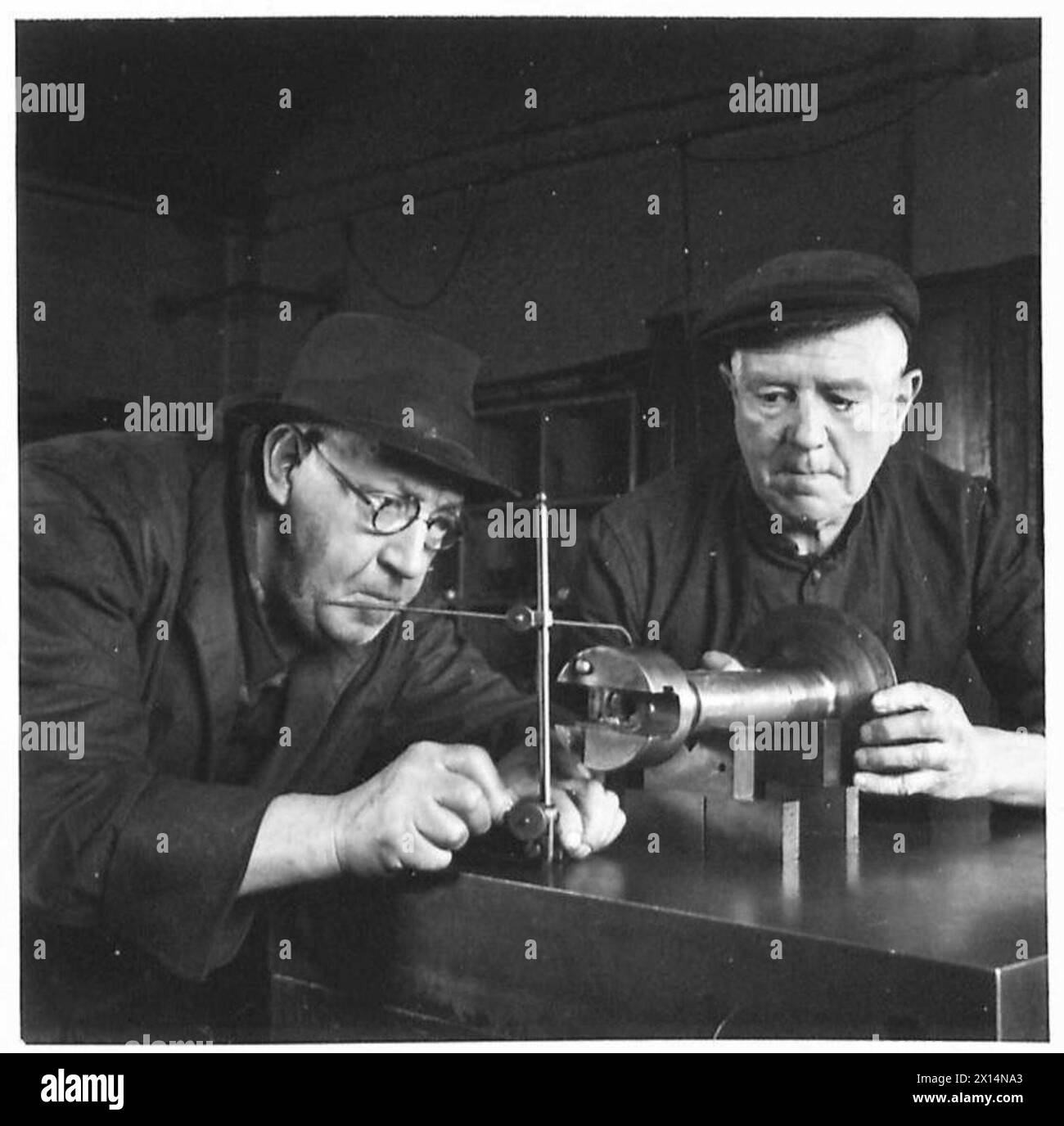 Personnel work in workshops hi-res stock photography and images - Alamy