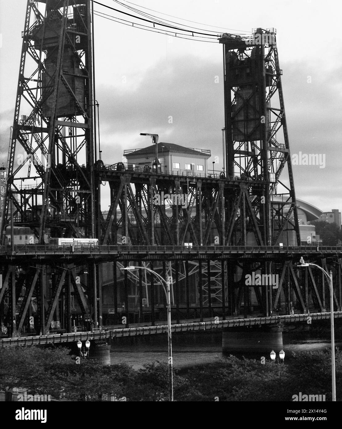 The Steel Bridge spans the Willamette River and was build in 1912  Portland, Oregon Stock Photo