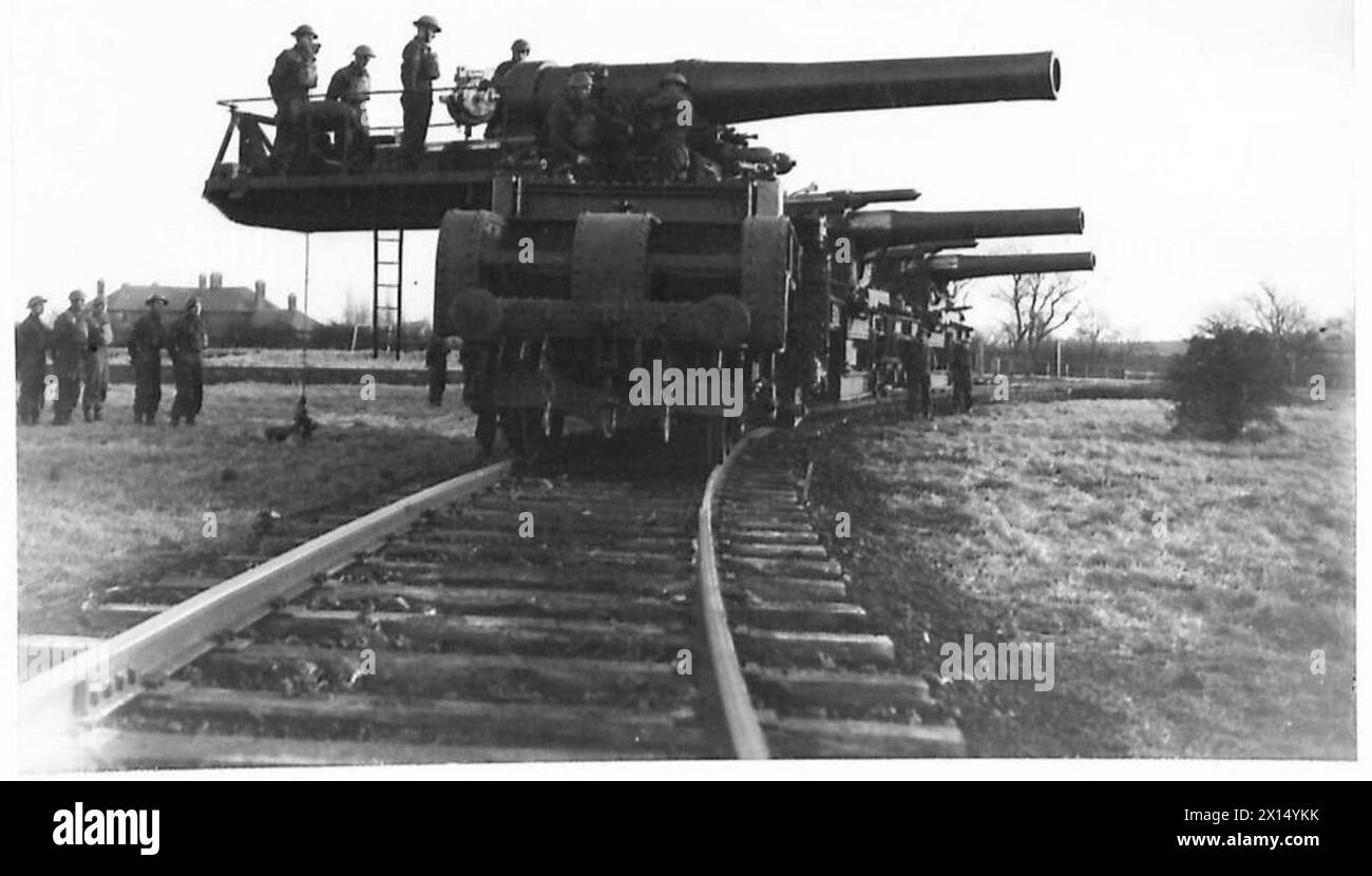 TWELVE INCH RAILWAY GUNS - The three Howitzers with their gun crews ...