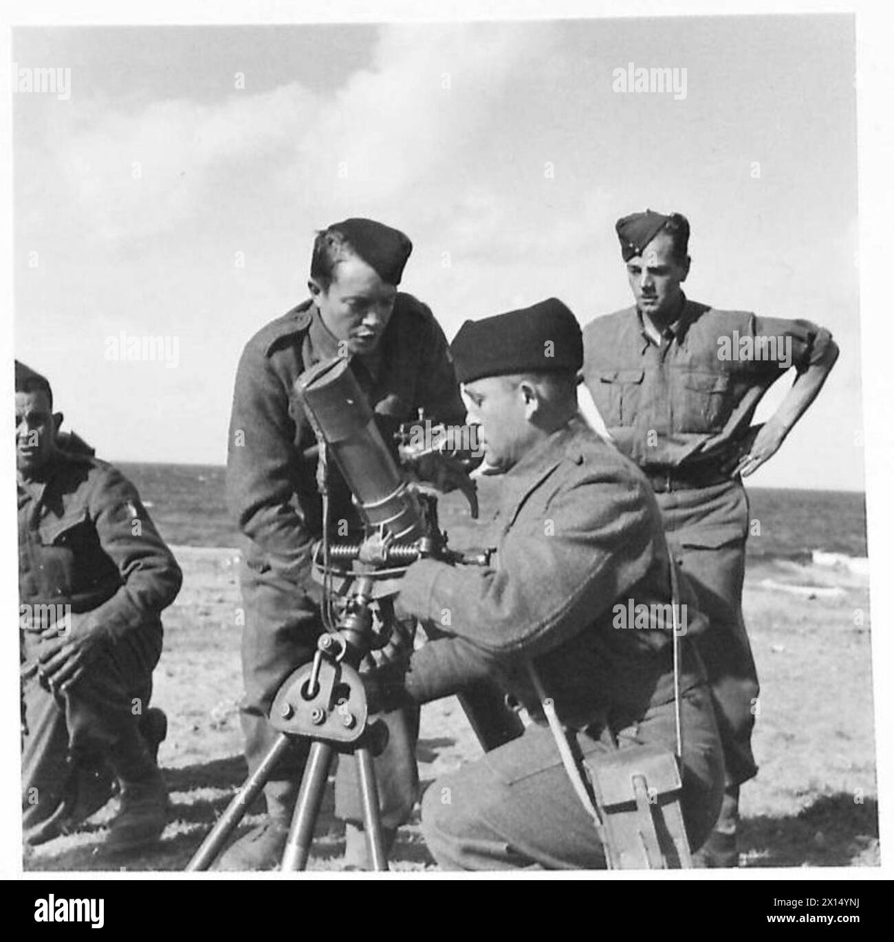 French volunteers in North Africa are trained under British Army ...