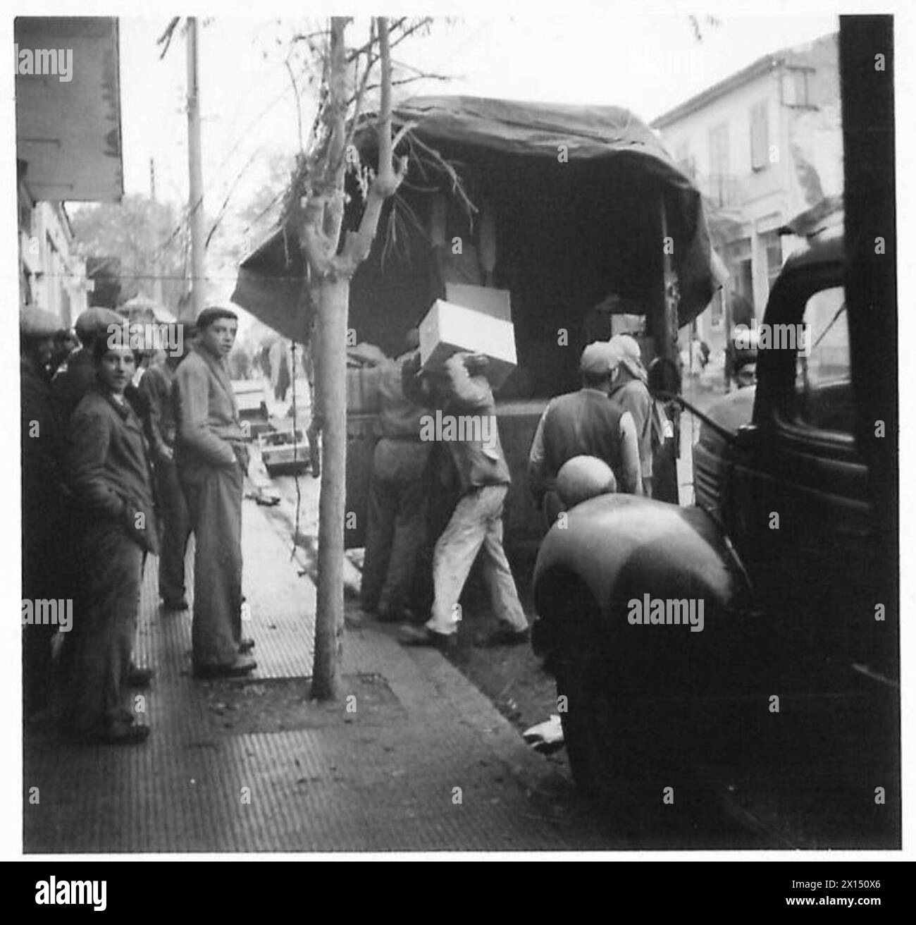 Humanitarian humanitarian aid Black and White Stock Photos & Images - Alamy